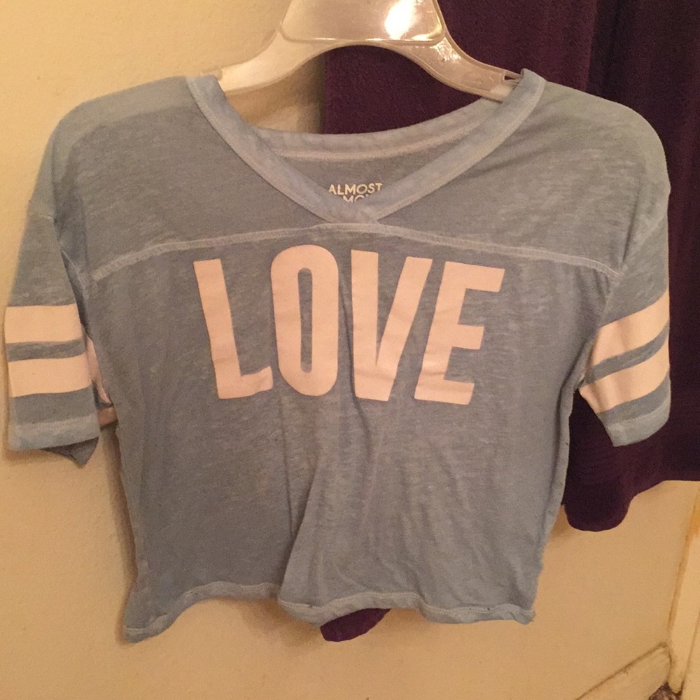 Cropped love shirt